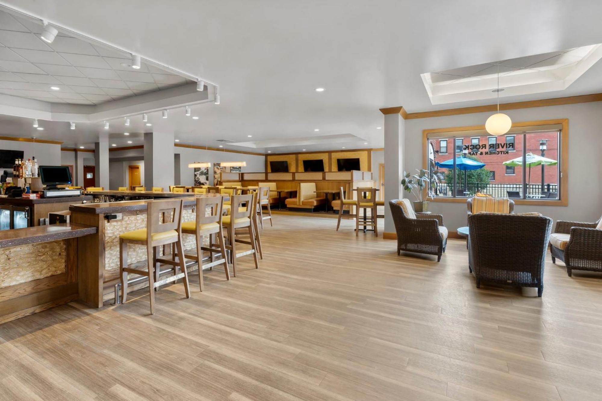 Holiday Inn Dubuque/Galena By Ihg Dış mekan fotoğraf