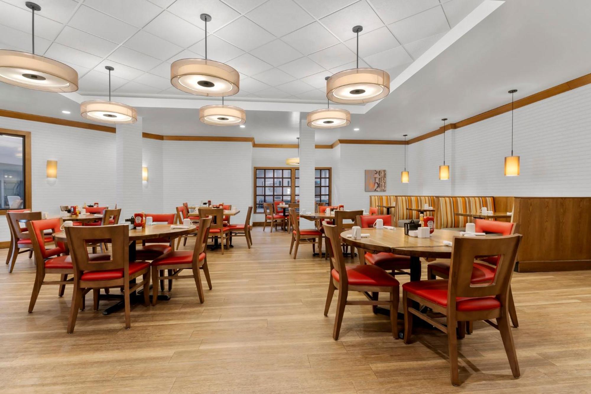 Holiday Inn Dubuque/Galena By Ihg Dış mekan fotoğraf
