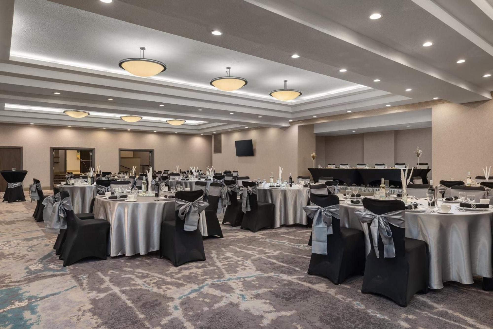 Holiday Inn Dubuque/Galena By Ihg Dış mekan fotoğraf