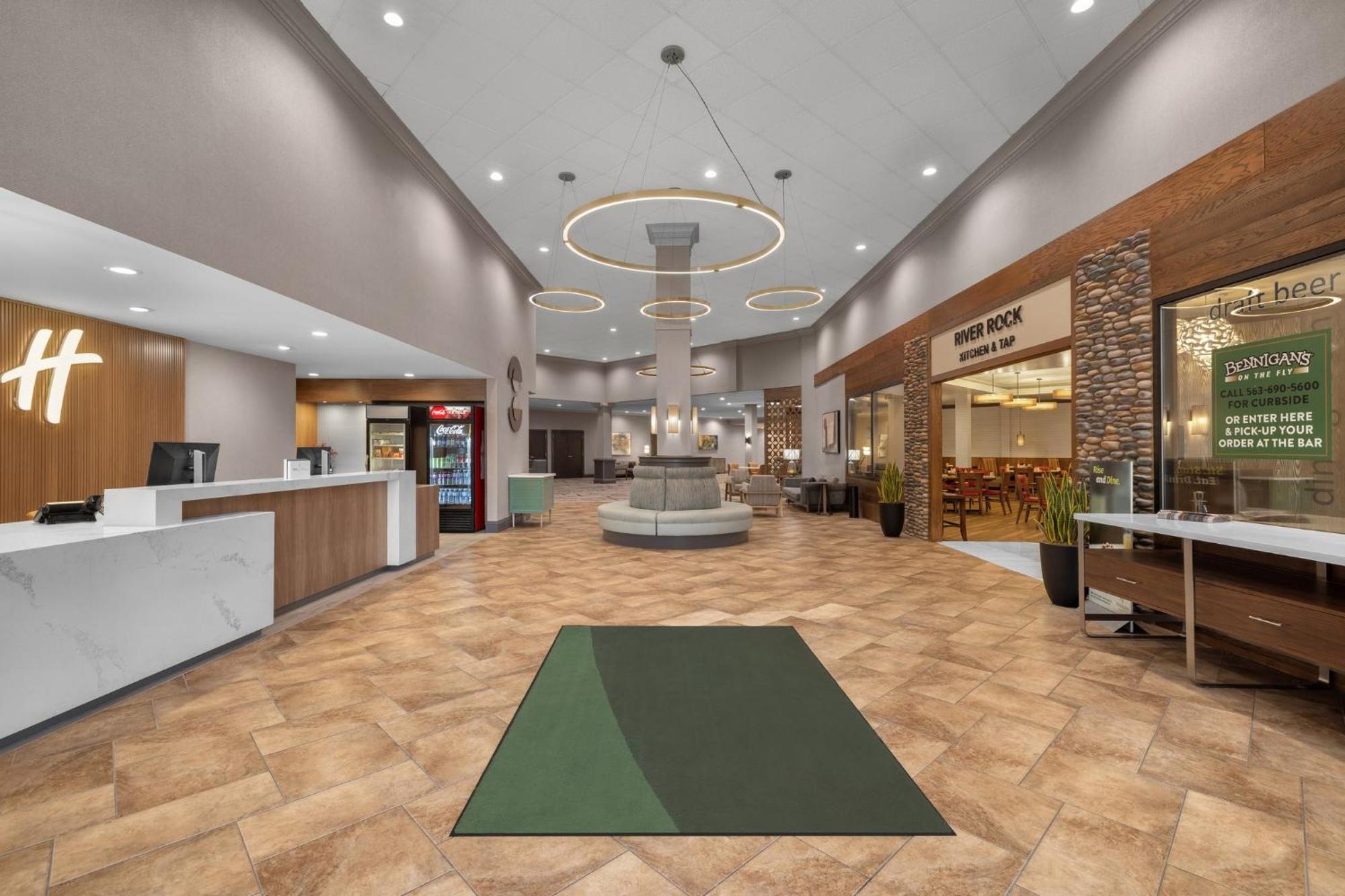 Holiday Inn Dubuque/Galena By Ihg Dış mekan fotoğraf